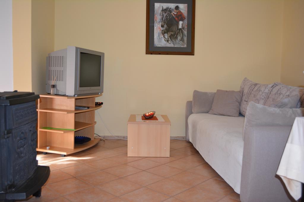 Holiday Home Lana Saborsko ภายนอก รูปภาพ